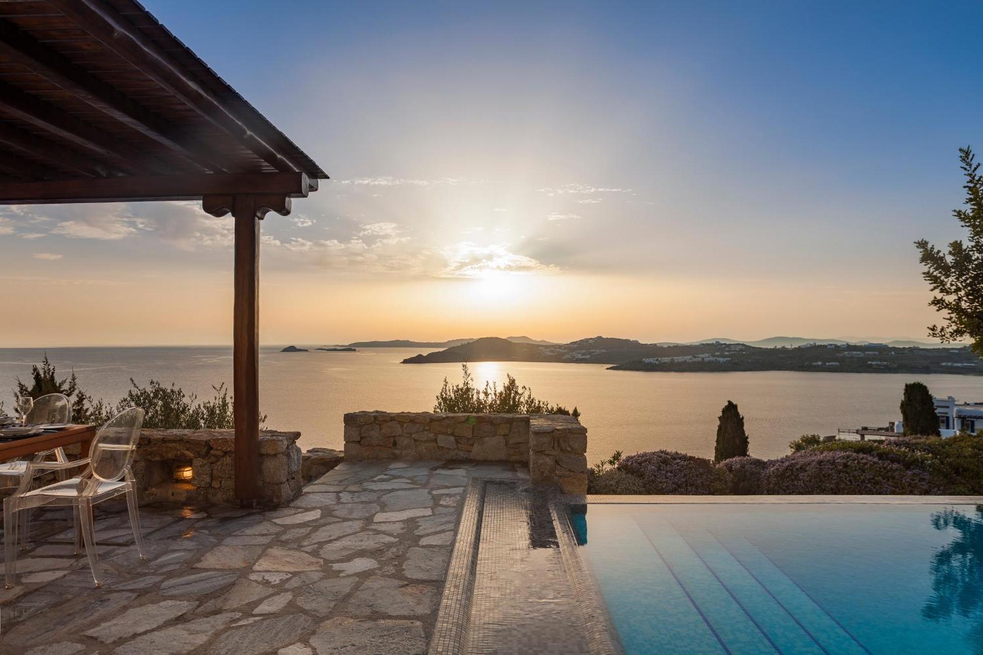 Agl Luxury Villa *